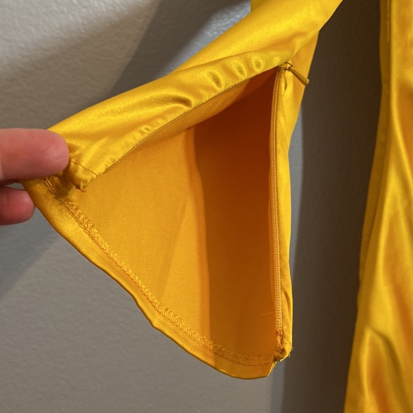 IEENA for Mac Duggal size 10 sillk yellow - Picture 5 of 16